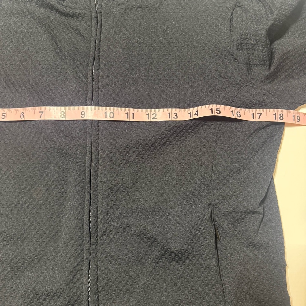 Athleta Black Quilted Zip Up Athletic Jacket Size M Athleisure Running Workout - Picture 4 of 7